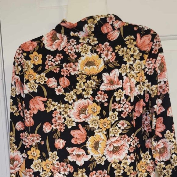 SPRING BEAUTIFUL FLORAL PRINT WOMEN'S TOP - Picture 1 of 3
